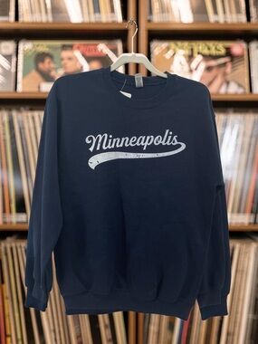 Gildan Heavy Blend Sweatshirt Tag - Navy Blue and White